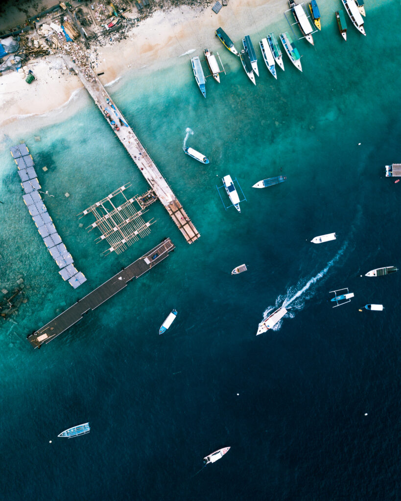 gili t piers and boats