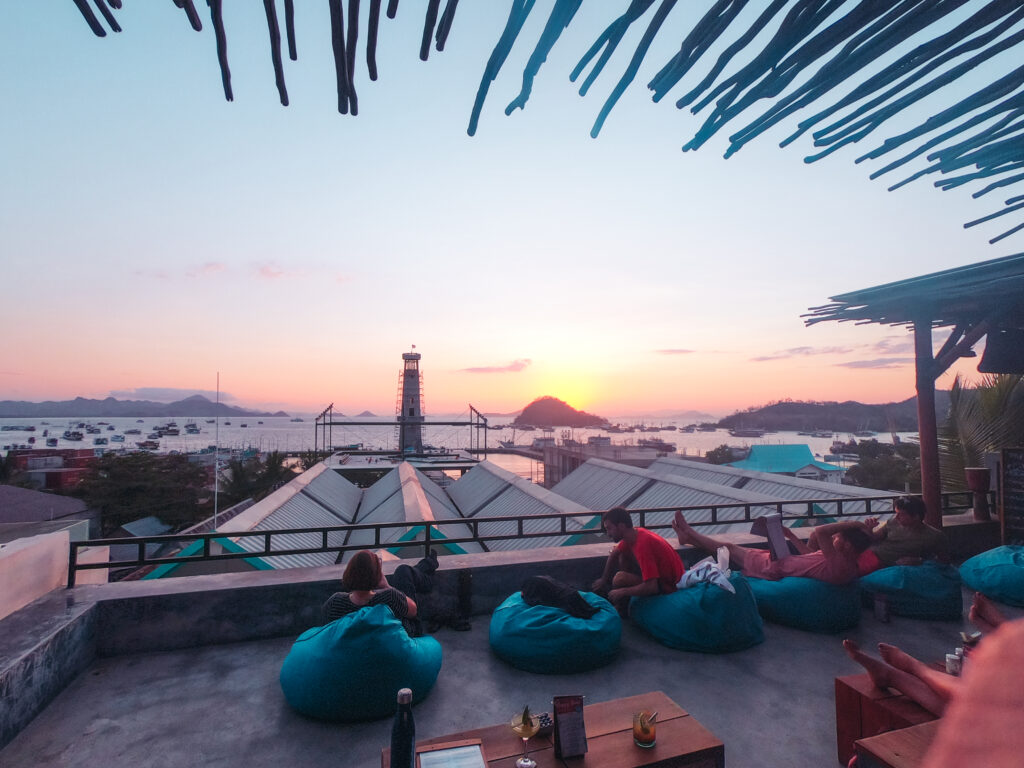 le pirate labuan bajo rooftop bar
